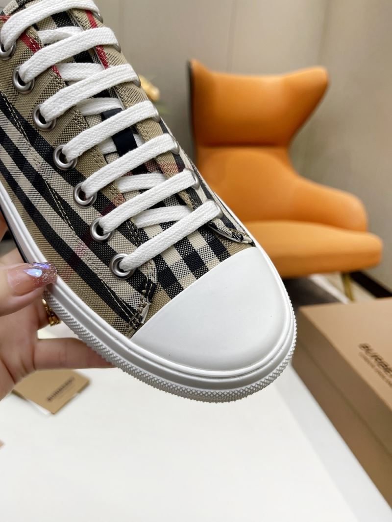 Burberry Low Shoes